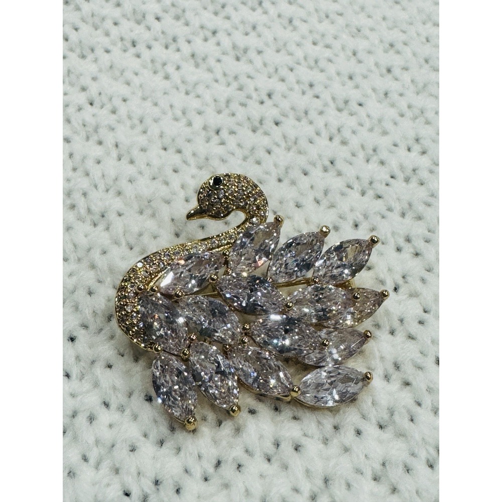 Gold Tone Swan Brooch Pin Clear Rhinestone Crystal Style Bird